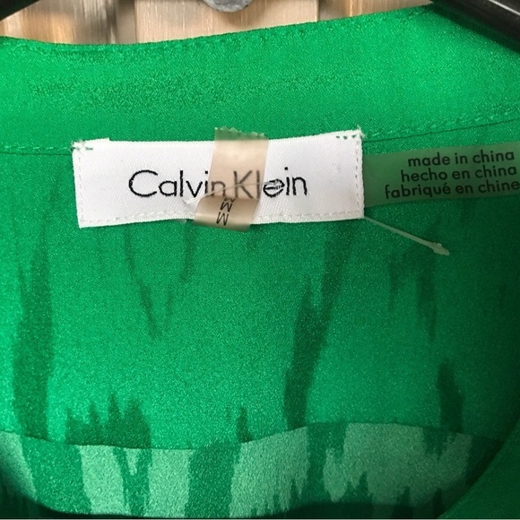Calvin Klein Blouse SzM Graphic Gradient Print No Collar Button Down Long Sleeve - Picture 2 of 7